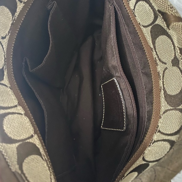 Classic Coach Bag - Picture 4 of 5